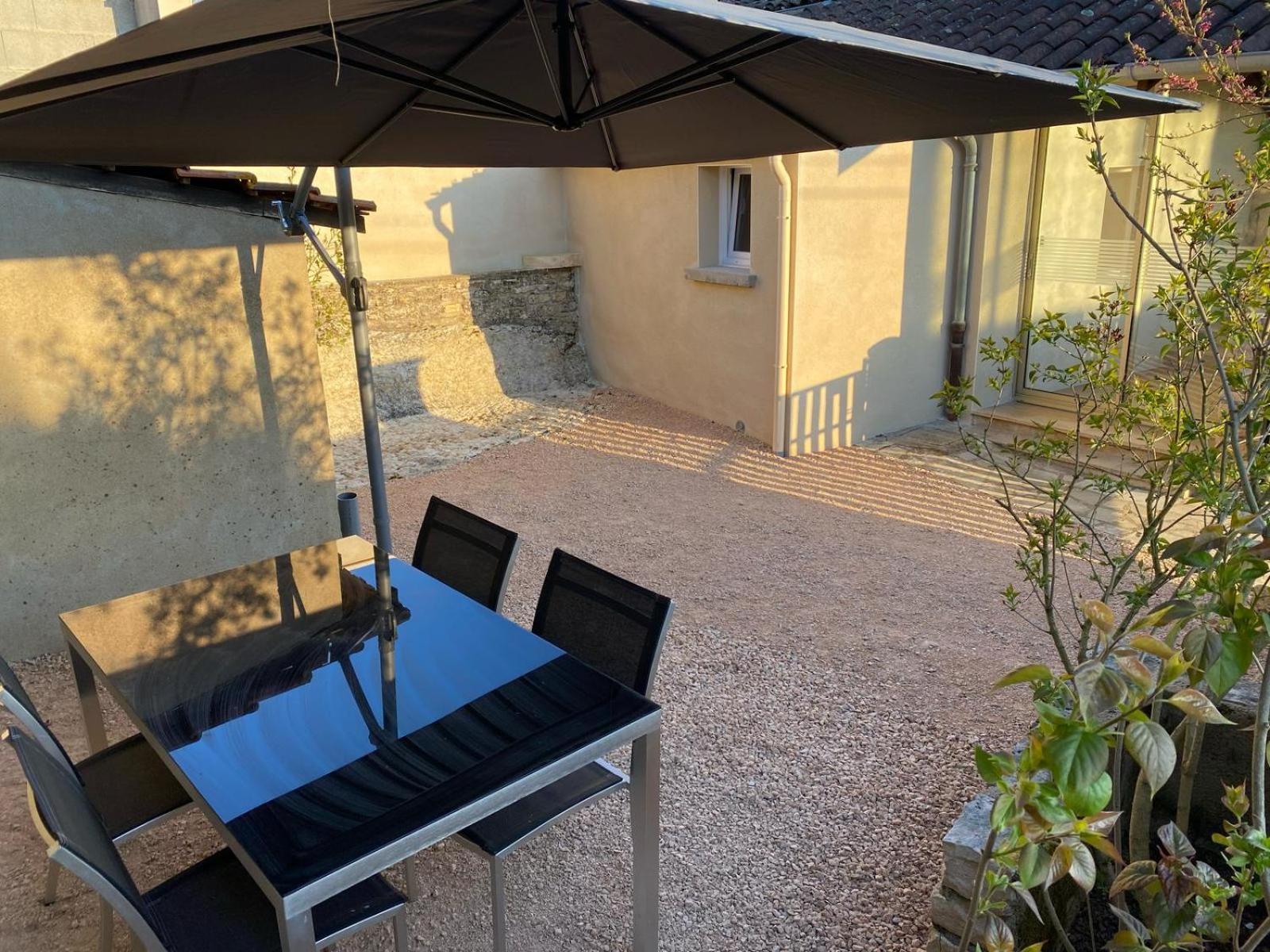 Petite Maison En Pierre Au Calme Avec Exterieur Montbellet Exterior photo
